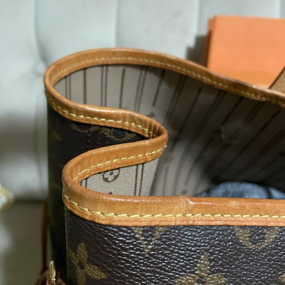 Louis Vuitton Monogram Canvas Neverfull MM - Picture 8 of 16